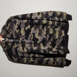 NoBo Sherpa Hoodie Size 15 To 16 Juniors Green Camoflauge